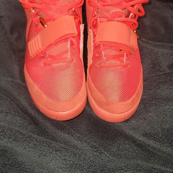NIKE AIR YEEZY RED OCTOBER s ,11 - Picture 3 of 4